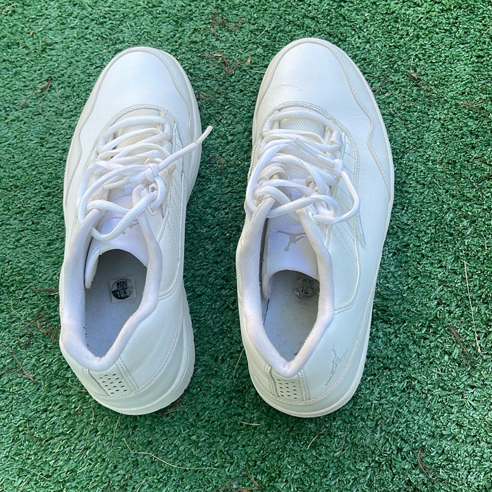 10 1/2  White  Jordan sneakers